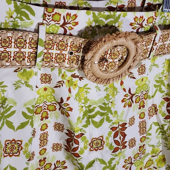 Cara Cara Palmer Vine Green Shorts - Picture 2 of 9